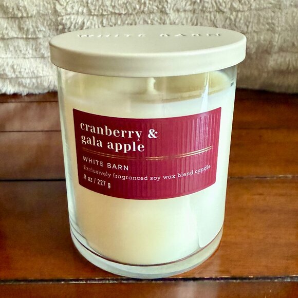 2 for $30 SALE - NEW BBW Single Wick Candle CRANBERRY & GALA APPLE 8oz - Picture 1 of 3